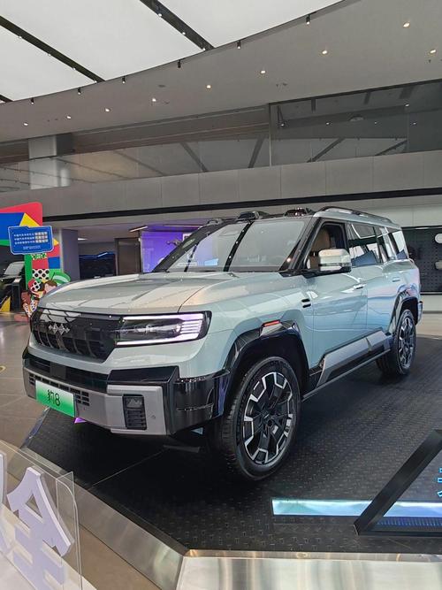 深圳241比亚迪方程豹硬派越野的爆款，英菲尼迪35周年与你共成长